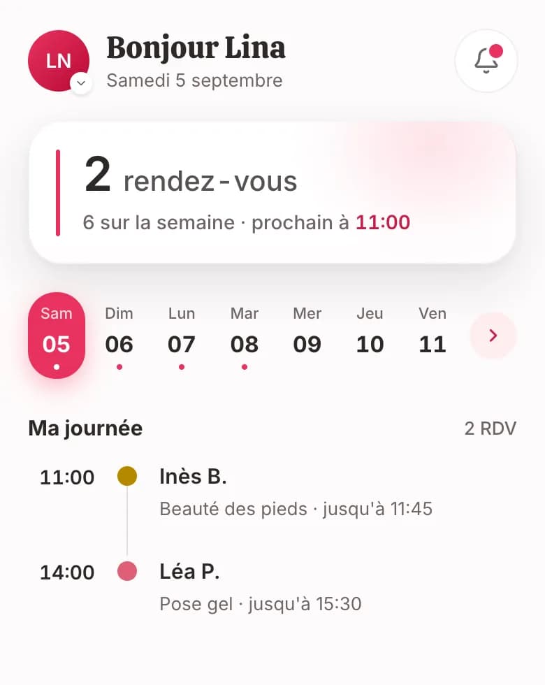Exemple : le tableau de bord de Lina Nails sur téléphone, samedi 5 septembre, deux rendez-vous dans la journée, dont Léa P. à 14 h pour une pose gel